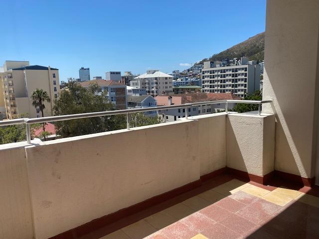 To Let 2 Bedroom Property for Rent in Sea Point Western Cape